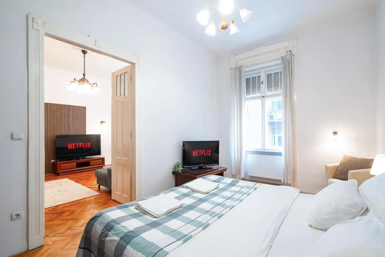 Beautiful Spacious Three-Room Suite Close To Buda Castle Budapest Apartment
