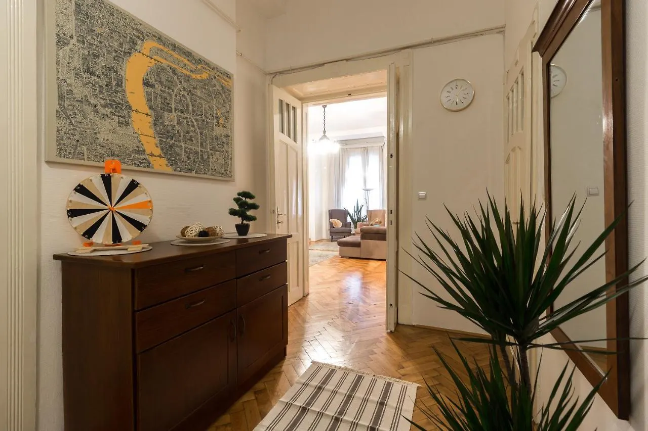 Apartment Beautiful Spacious Three-Room Suite Close To Buda Castle Budapest Hungary