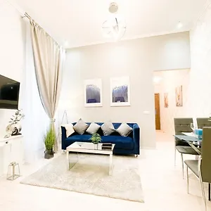 Apartment Downtown Deak-ferris Wheel Luxury, Budapest