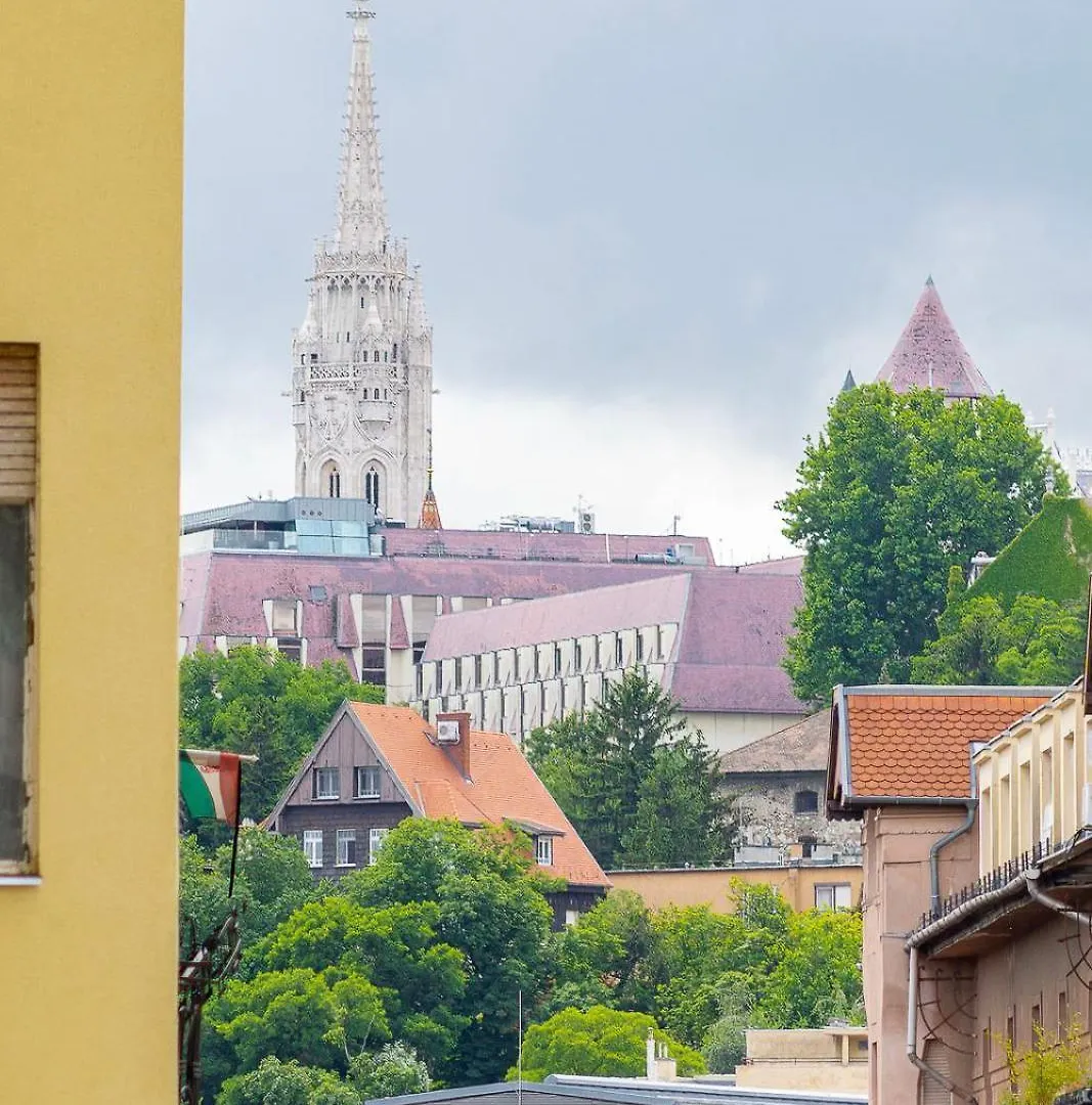 Beautiful Spacious Three-Room Suite Close To Buda Castle Budapest Apartment