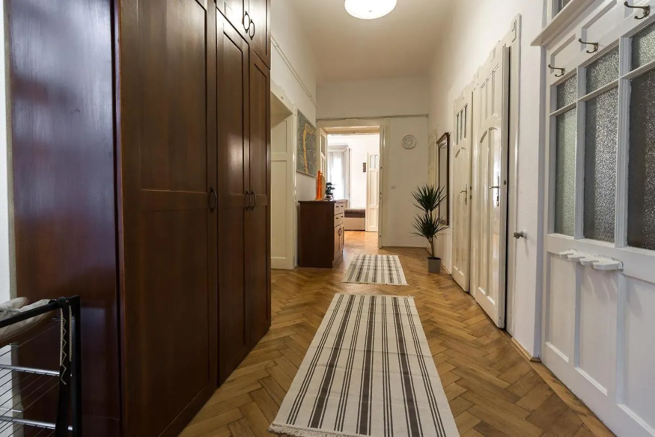 Apartment Beautiful Spacious Three-Room Suite Close To Buda Castle Budapest